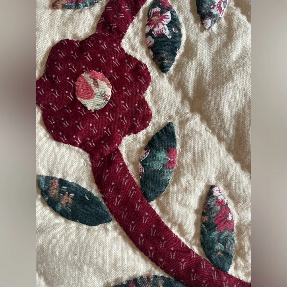Vintage handmade quilt 64” x 88” Twin